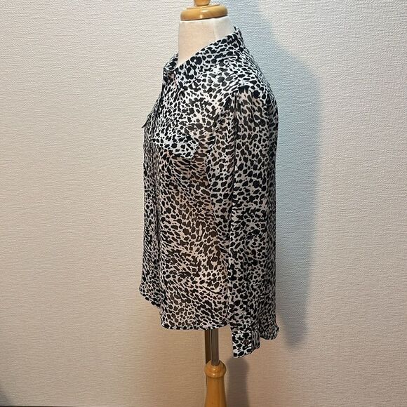 NWOT Two by Vince Camuto Sheer Animal Print Top - Picture 3 of 10